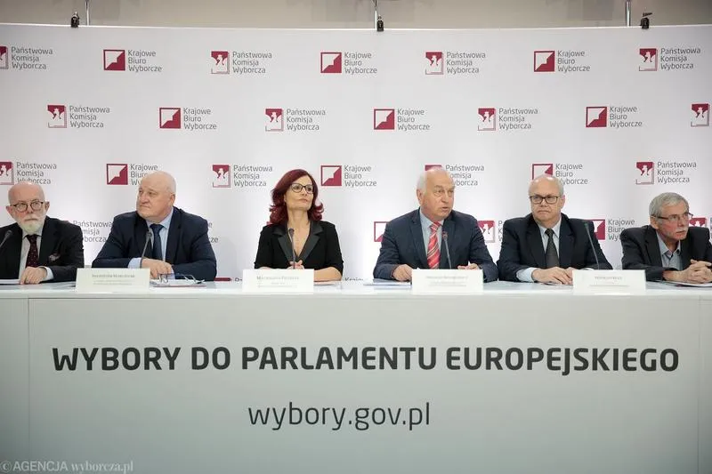 Członek komisji wyborczej